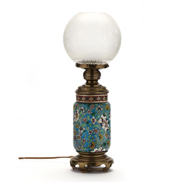 antique-majolica-jar-presented-as-a-lamp