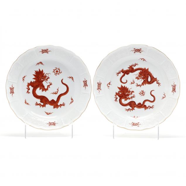 two-meissen-ming-dragon-red-chargers-platter