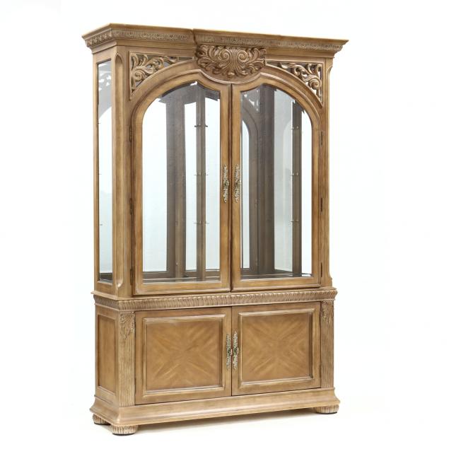 bernhardt-continental-style-mirrored-and-lighted-china-cabinet