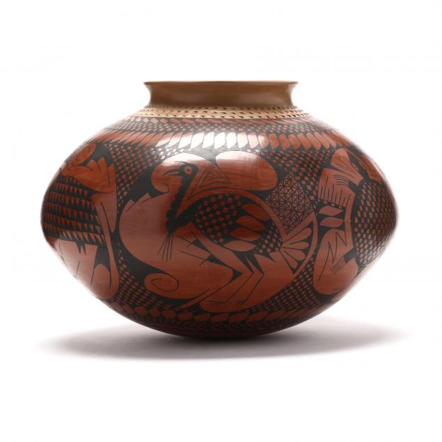 mata-ortiz-large-pottery-vessel-by-lucy-mora-bugarini