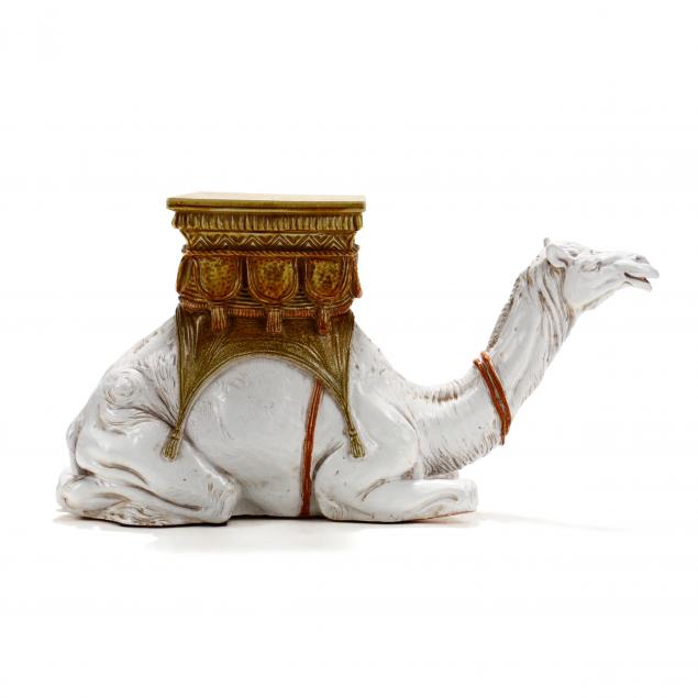 majolica-camel-form-side-stand