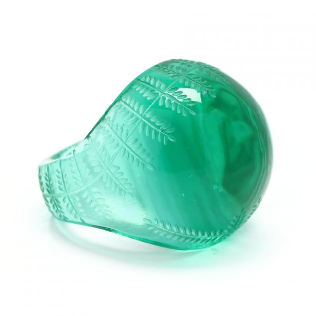 green-crystal-cabochon-ring-lalique