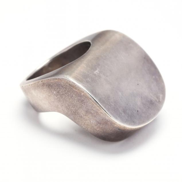 modernist-sculptural-silver-ring-patricia-von-musulin