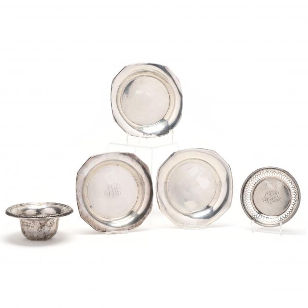 a-grouping-of-five-small-sterling-silver-bowls