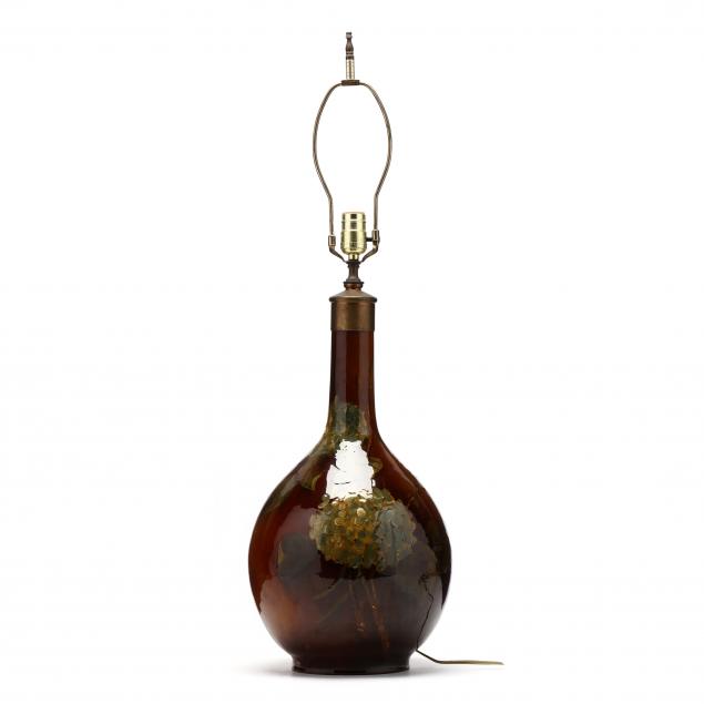 lonhuda-pottery-bottle-vase-presented-as-a-lamp