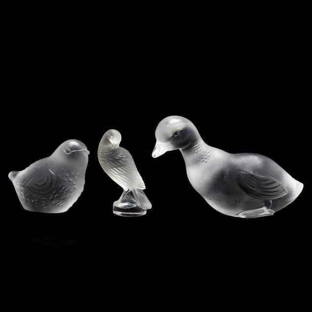 grouping-of-baccarat-and-lalique-birds