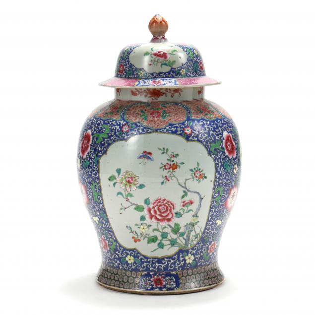 a-large-chinese-porcelain-temple-jar