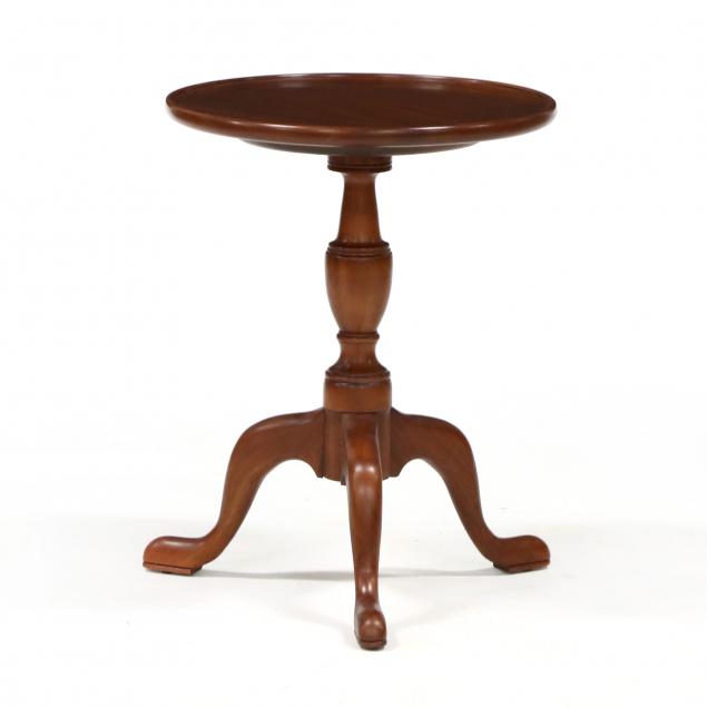 henkel-harris-queen-anne-style-cherry-candlestand