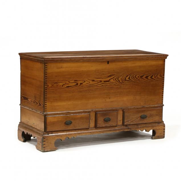 southern-yellow-pine-chippendale-blanket-chest