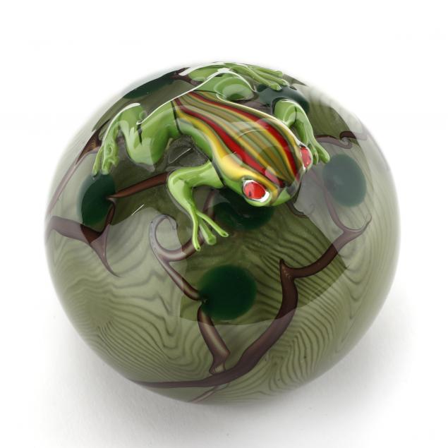 zellique-studios-figural-frog-glass-paperweight