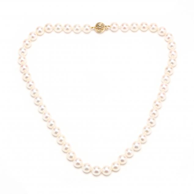 single-strand-pearl-necklace-with-gold-clasp