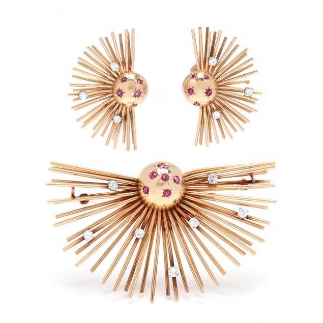 retro-gold-and-gem-set-suite
