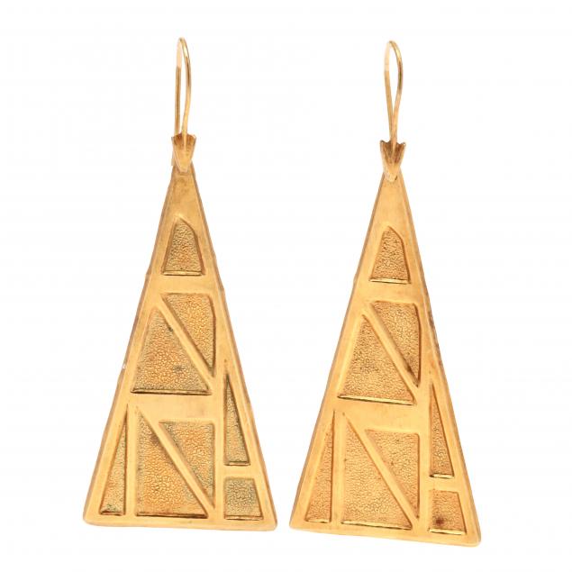 gold-geometric-dangle-earrings-lalaounis