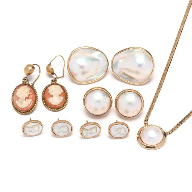 group-of-pearl-and-shell-jewelry-items