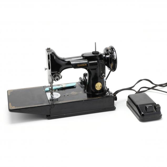 singer-featherweight-sewing-machine