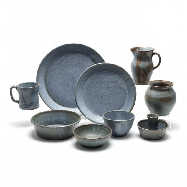 assorted-seagrove-pottery-tableware-twenty-five-pieces