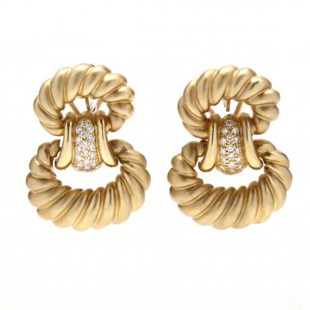 18kt-gold-and-diamond-hoop-earrings-seidengang