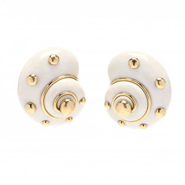 18kt-gold-cocholong-opal-and-gold-dot-earrings-verdura