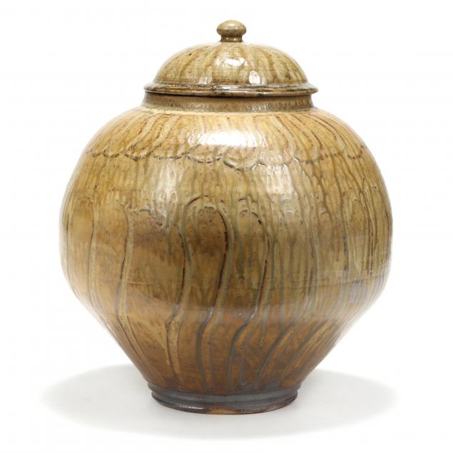 large-jar-with-cover-attributed-daniel-johnston-seagrove-nc-b-1977