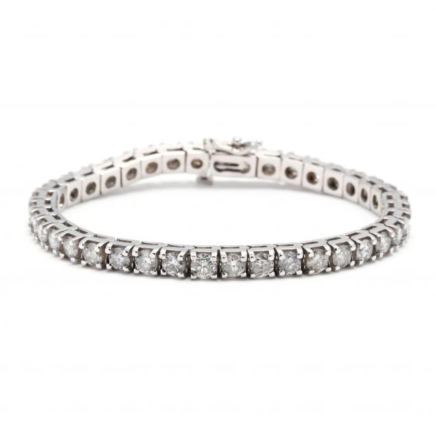 white-gold-and-diamond-line-bracelet