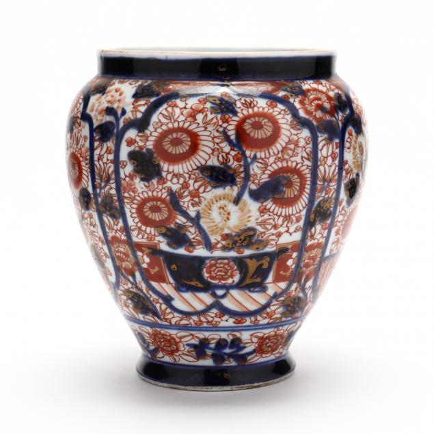 an-early-japanese-porcelain-imari-vase