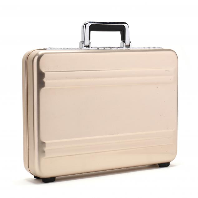 halliburton-travel-and-business-case