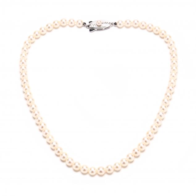 single-strand-pearl-necklace-mikimoto