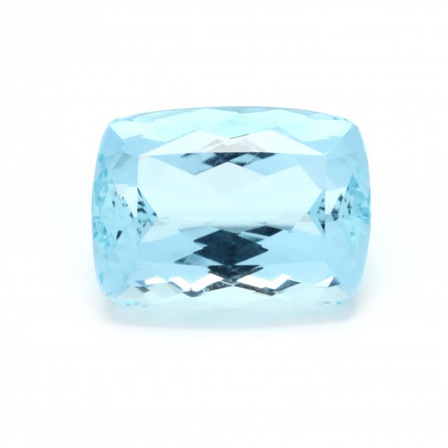 loose-aquamarine-gemstone