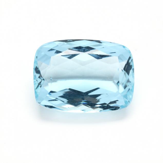 loose-aquamarine-gemstone