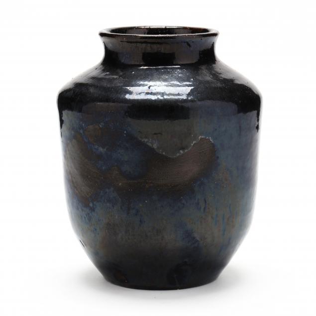 early-jugtown-mirror-black-transitional-jar-nc