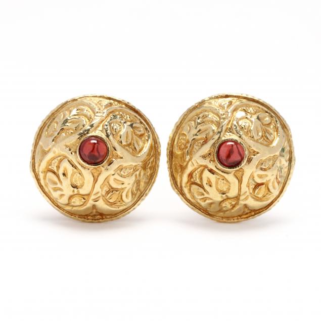 gold-and-gem-set-renaissance-style-earrings-metropolitan-museum-of-art