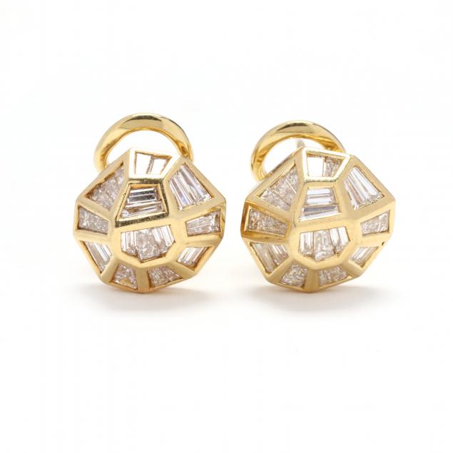 pair-of-gold-and-diamond-geometric-earrings