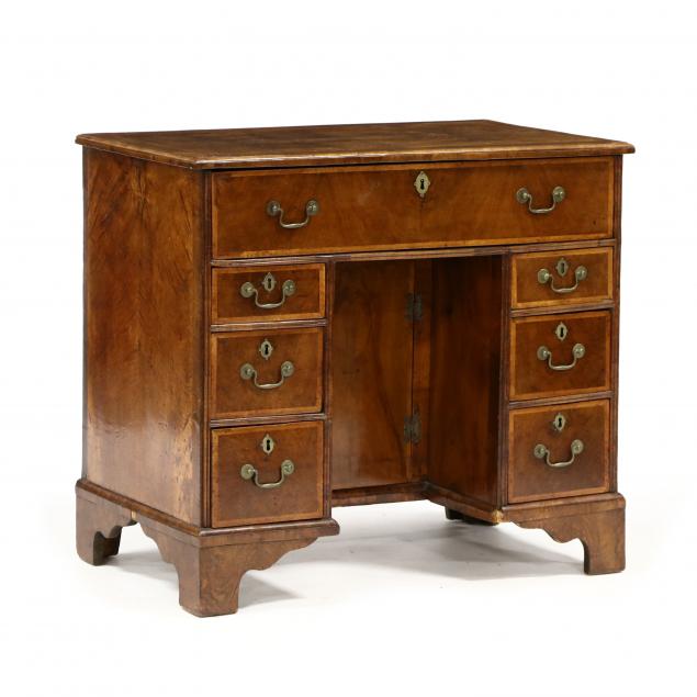 william-and-mary-inlaid-kneehole-desk