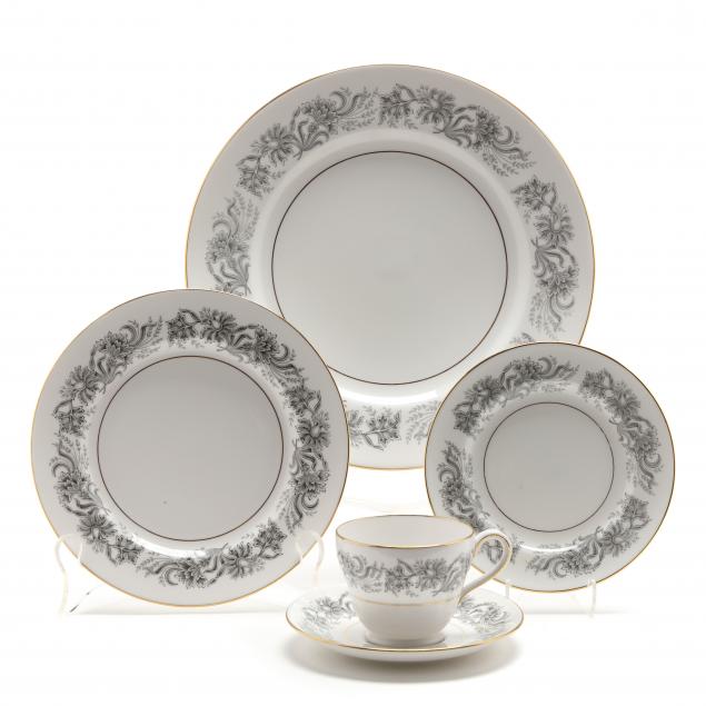 partial-service-for-eight-spode-bone-china-dinnerware