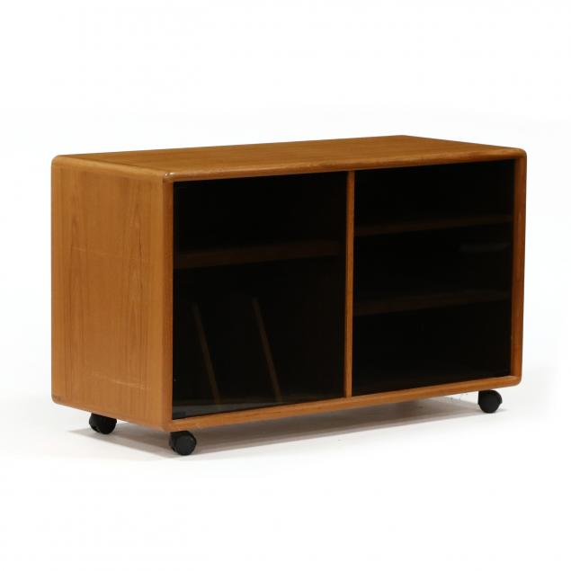 dyrlund-teak-entertainment-cabinet