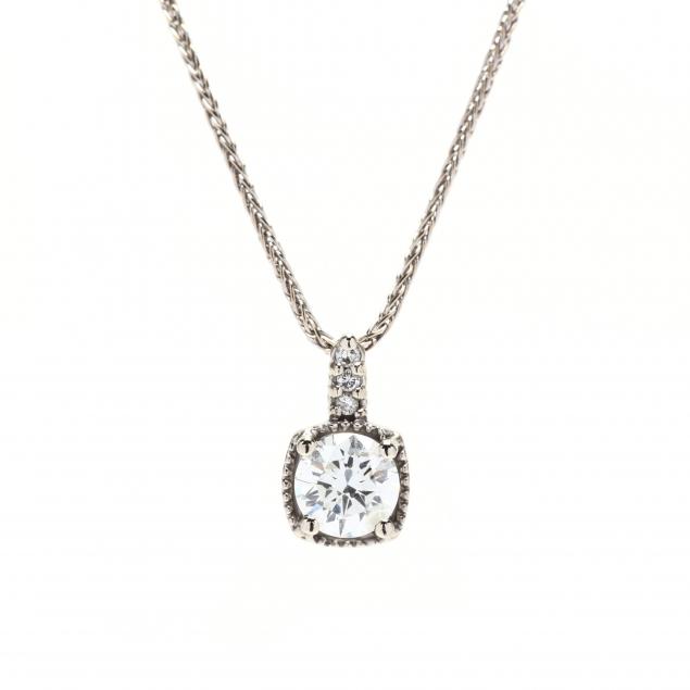 gold-and-diamond-necklace