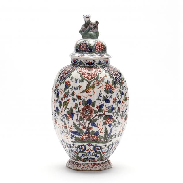delft-polychrome-covered-garniture-vase