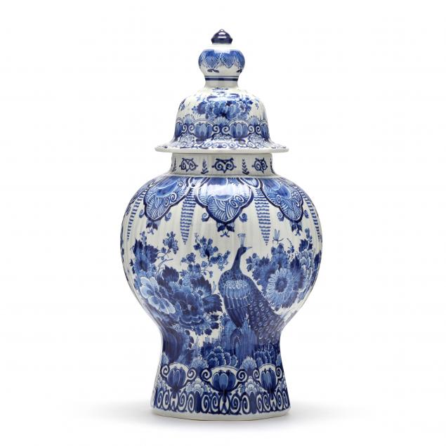 royal-delft-300-anniversary-peacock-covered-urn