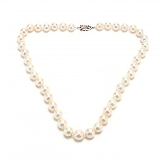 pearl-necklace-with-platinum-and-diamond-clasp