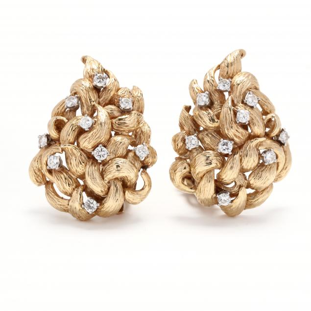 gold-and-diamond-earrings