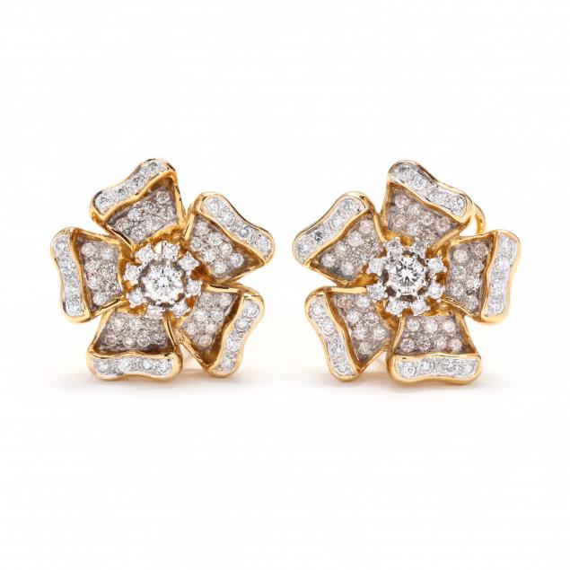 gold-and-diamond-flower-earrings
