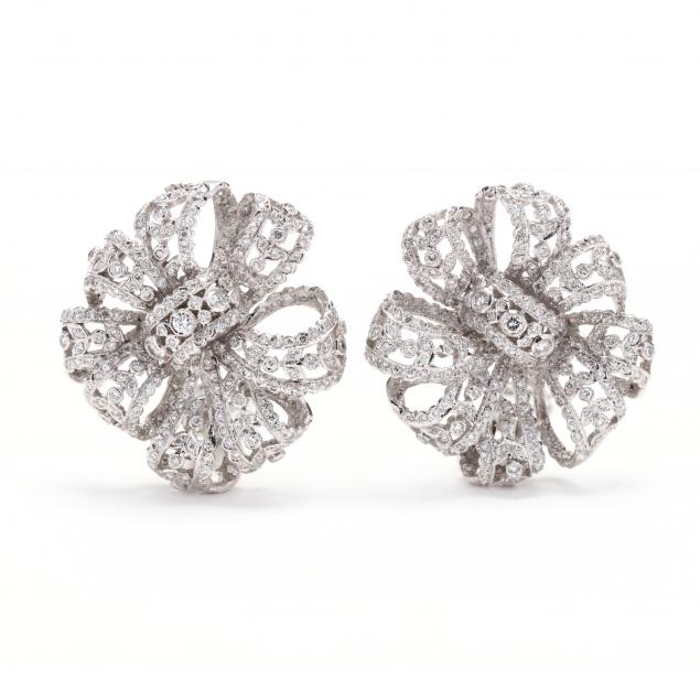 white-gold-and-diamond-bow-motif-earrings