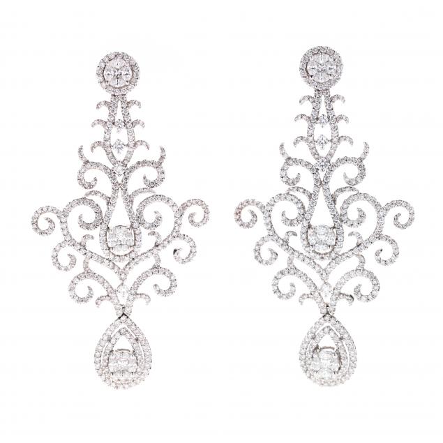 18kt-white-gold-and-diamond-chandelier-earrings