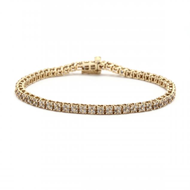 gold-and-diamond-line-bracelet
