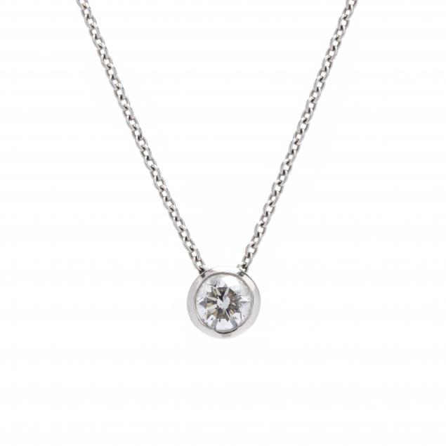 platinum-and-diamond-pendant-necklace