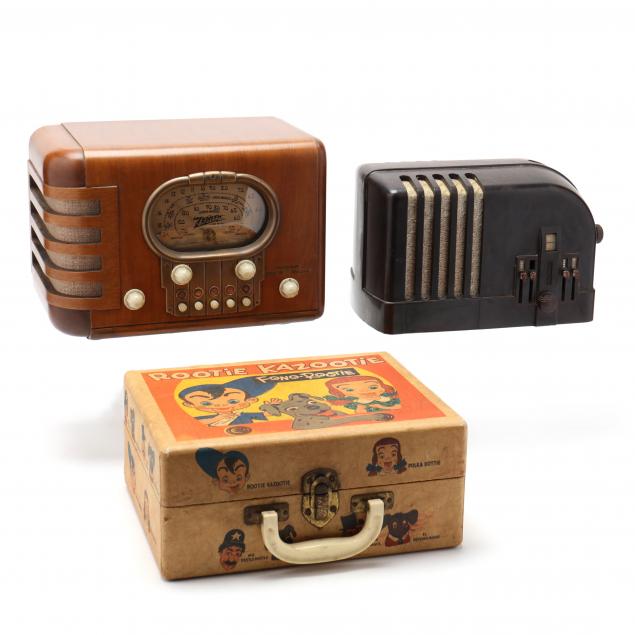 rare-rootie-kazootie-portable-1950s-record-player-and-two-vintage-radios