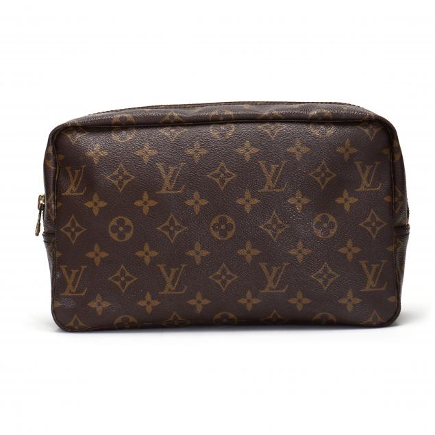 monogram-canvas-toiletry-pouch-28-louis-vuitton