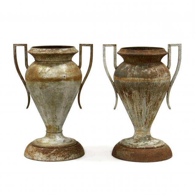kramer-bros-oh-pair-of-cast-iron-art-deco-garden-urns