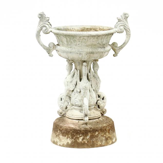 figural-garden-urn