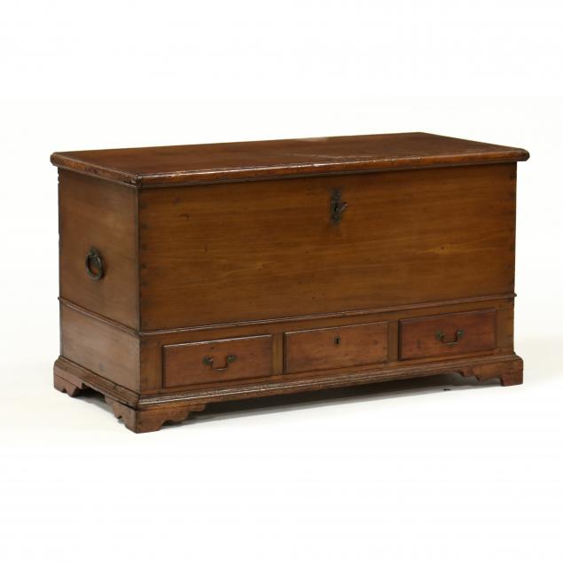 american-chippendale-pine-blanket-chest